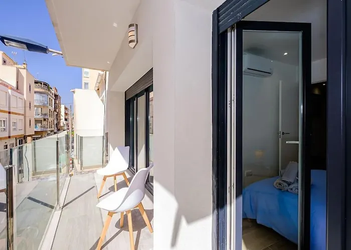 8 Pers, Equipped, 1 Min Playa Del Cura - 27a *