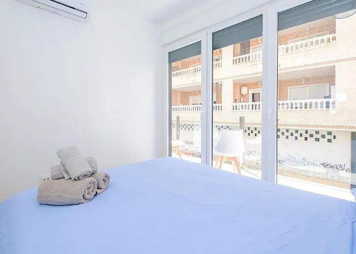 8 Pers, Equipped, 1 Min Playa Del Cura - 27a